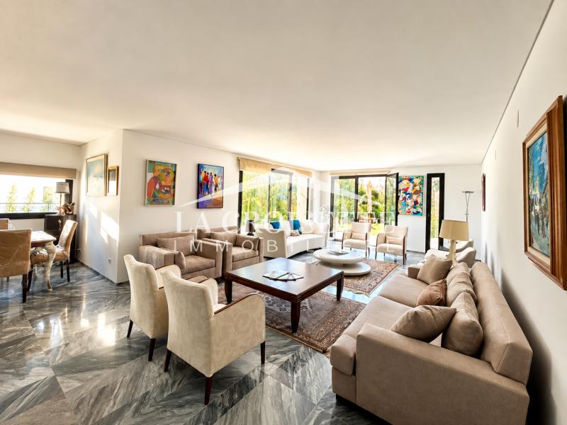 Triplex meublé S+4 avec vue mer à Gammarth